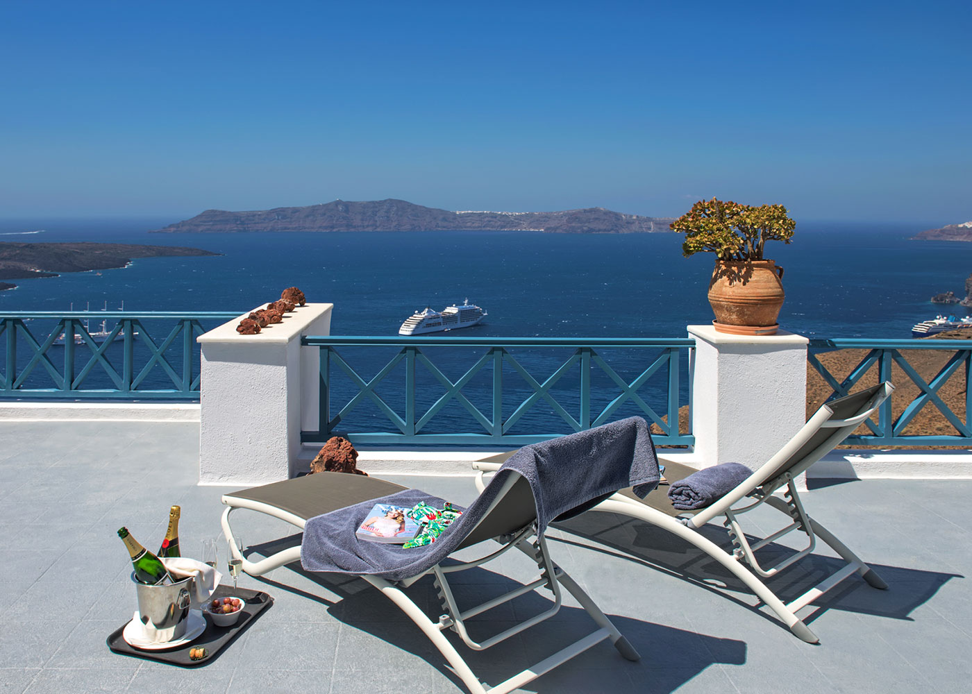 about-hotel-slide blue sea hotel santorini
