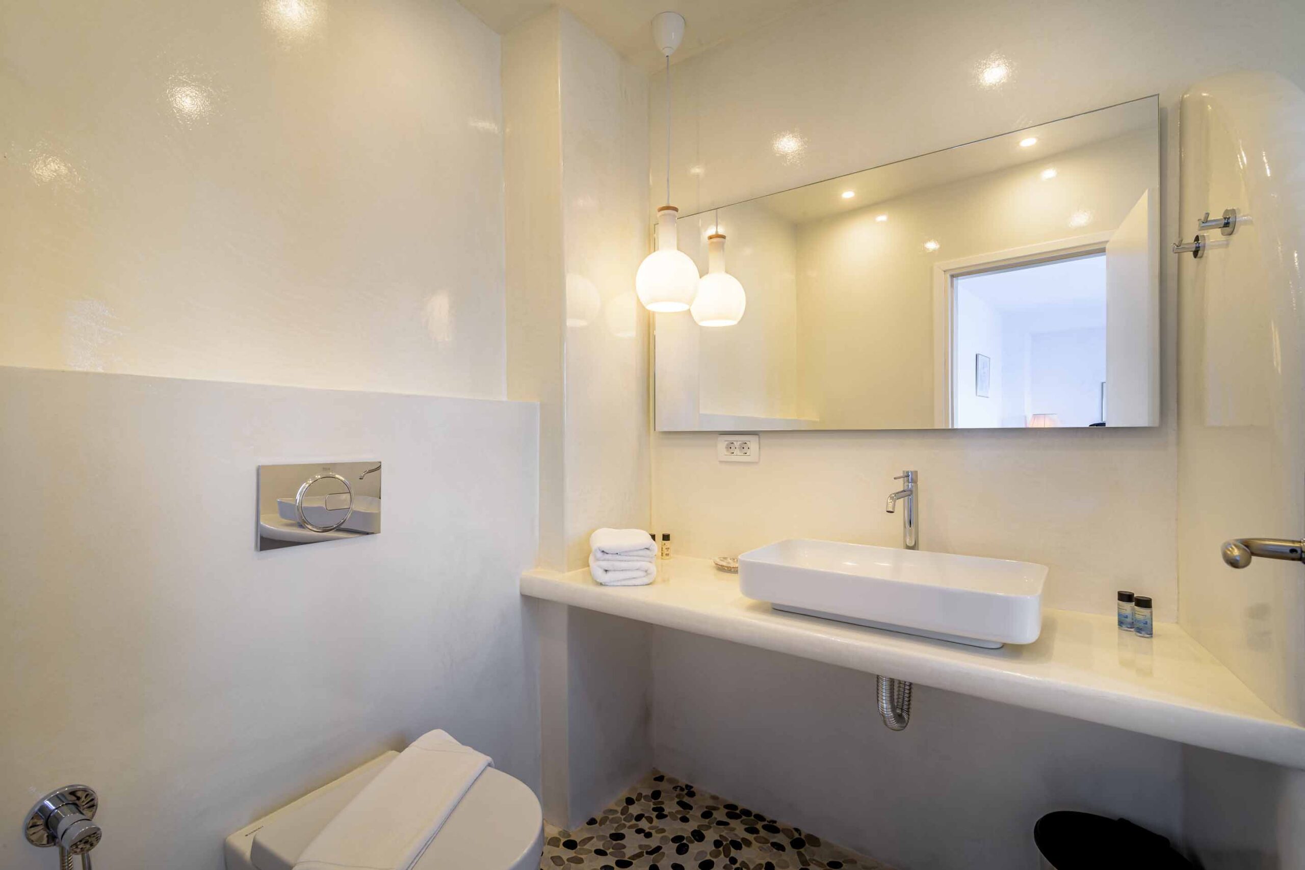 on the rocks hotel santorini
