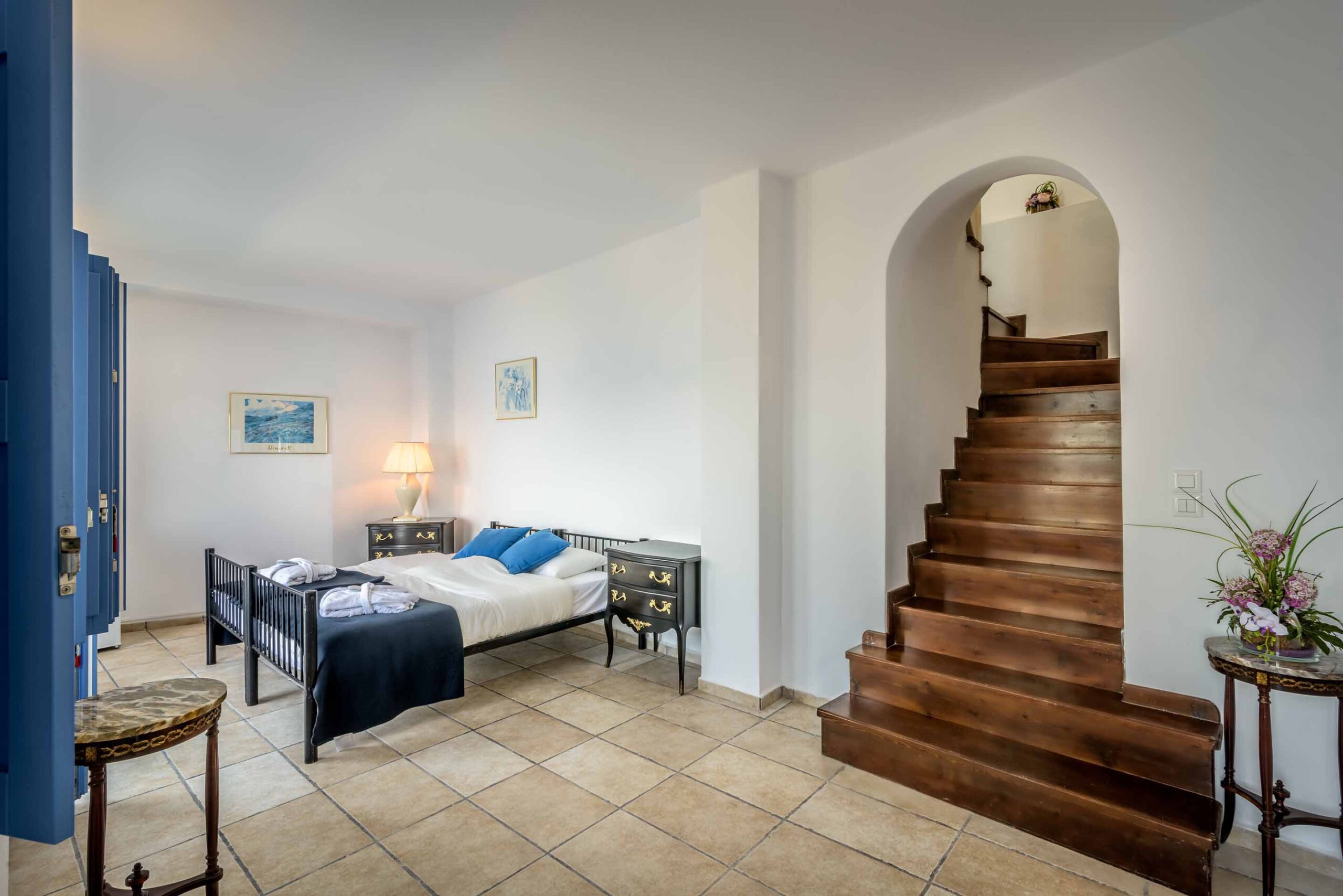 on the rocks hotel santorini
