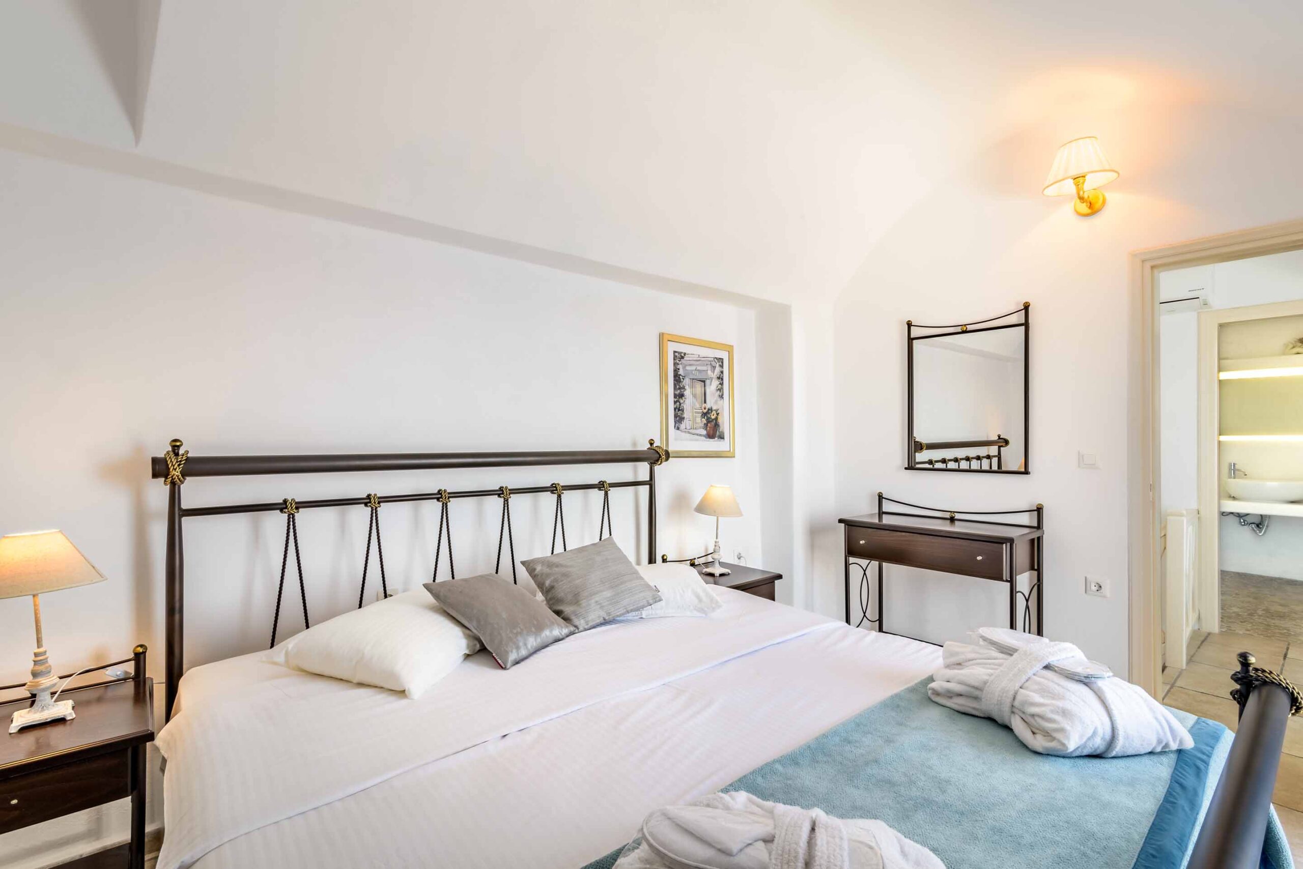 on the rocks hotel santorini
