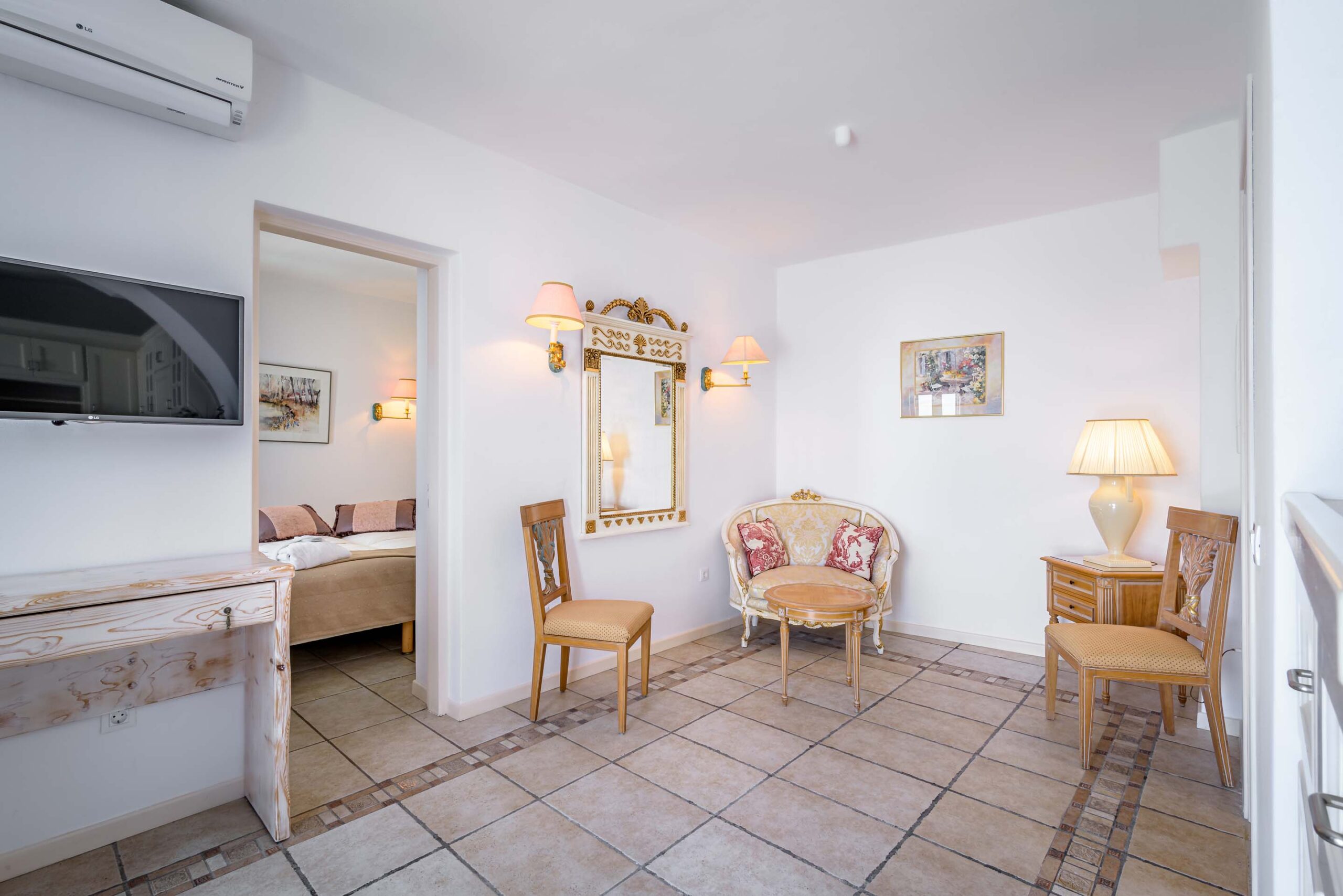 Golden-Grey-Goose-Day-Time-39 hotels in fira santorini
