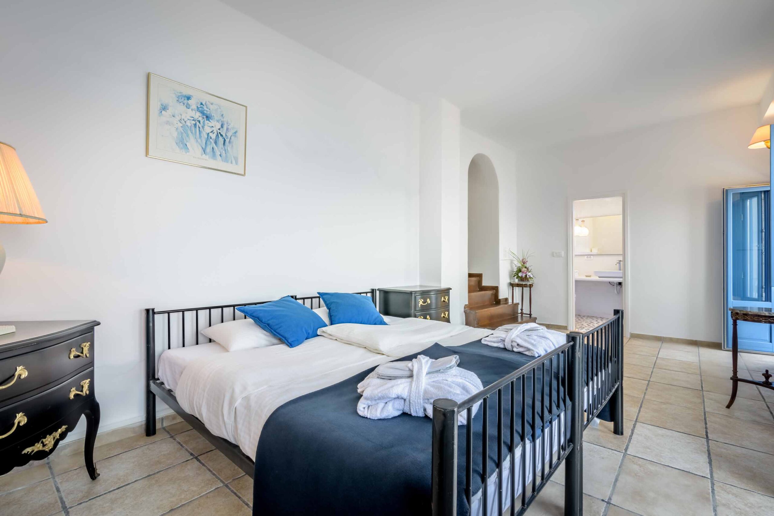 on the rocks hotel santorini
