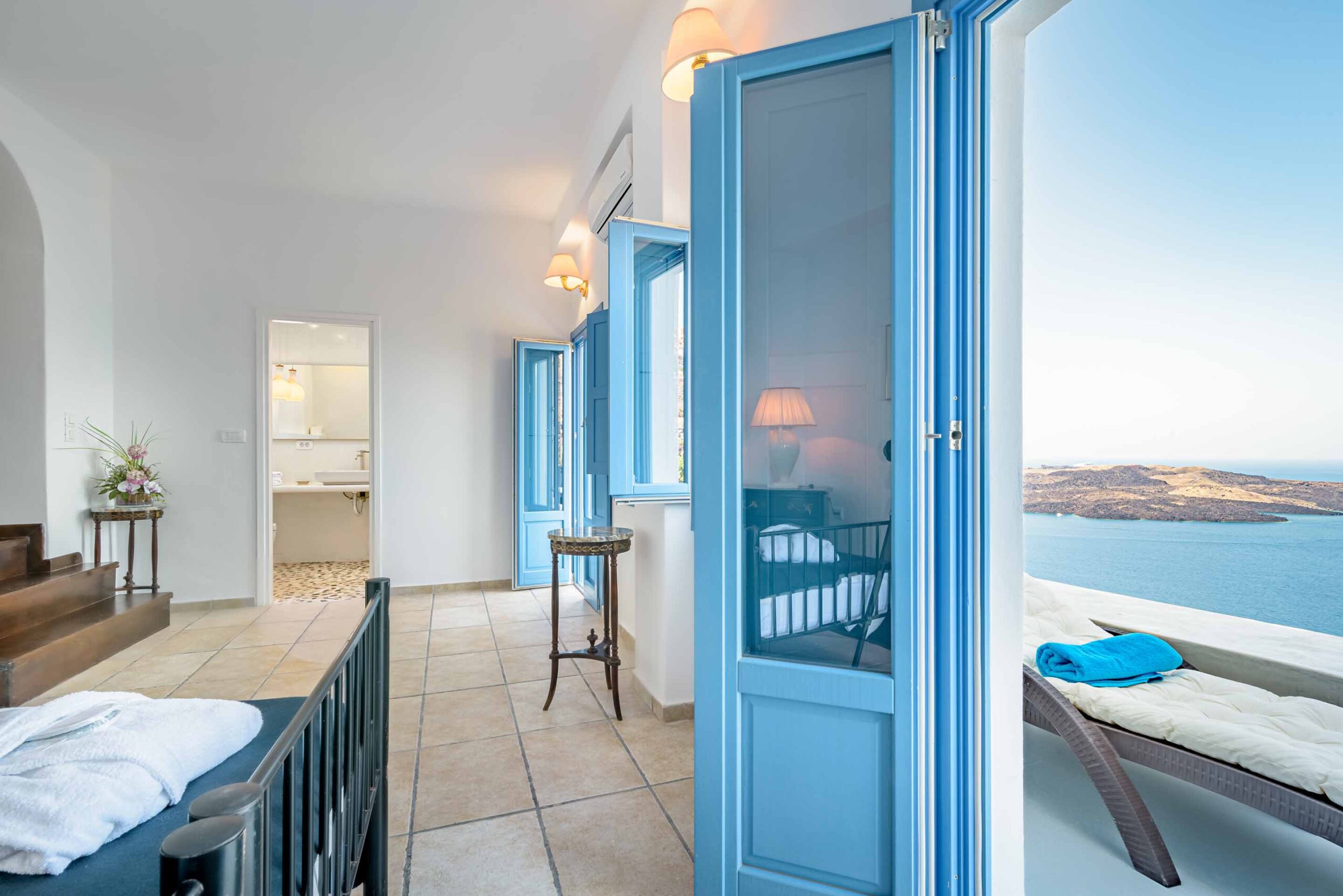 on the rocks hotel santorini
