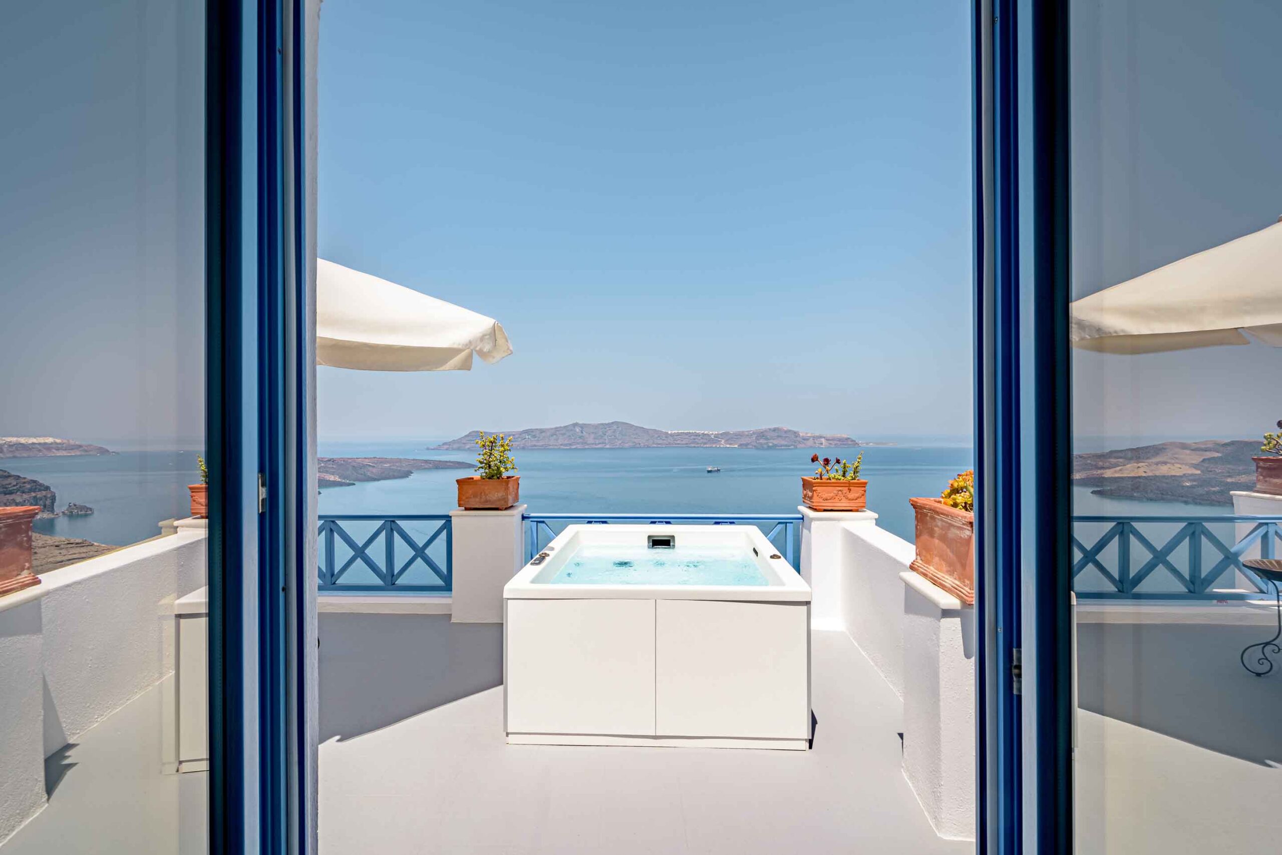 Golden-Grey-Goose-Day-Time-95 (1) santorini greece accommodation