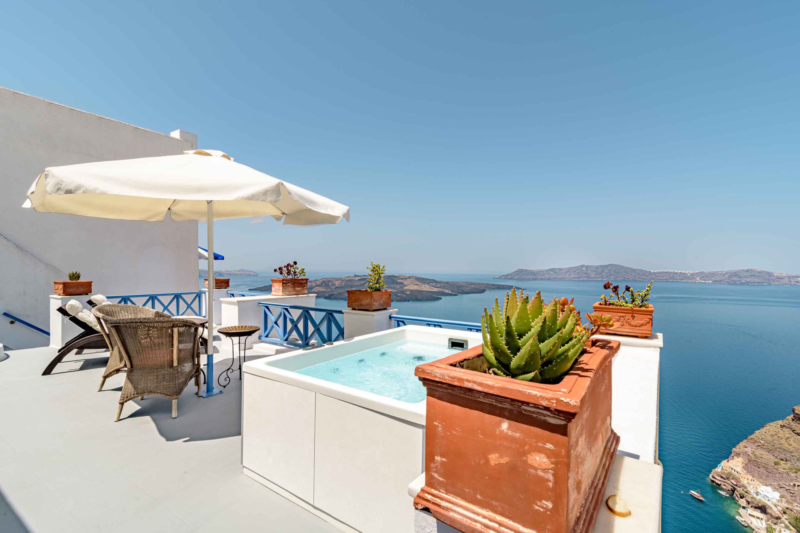 Golden-Grey-Goose-Day-Time-96 santorini greece accommodation
