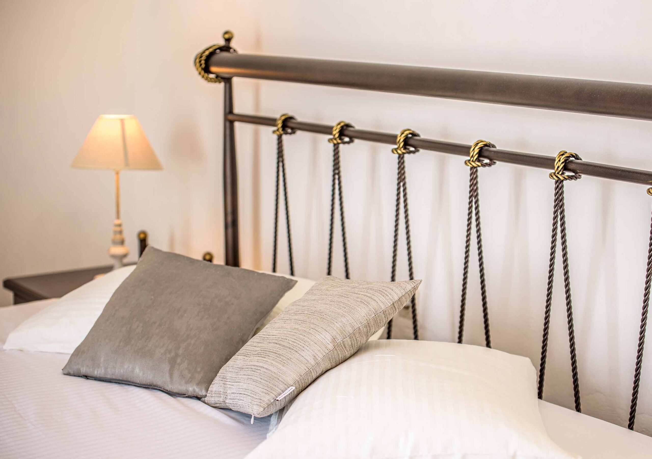 cheap hotels in santorini
