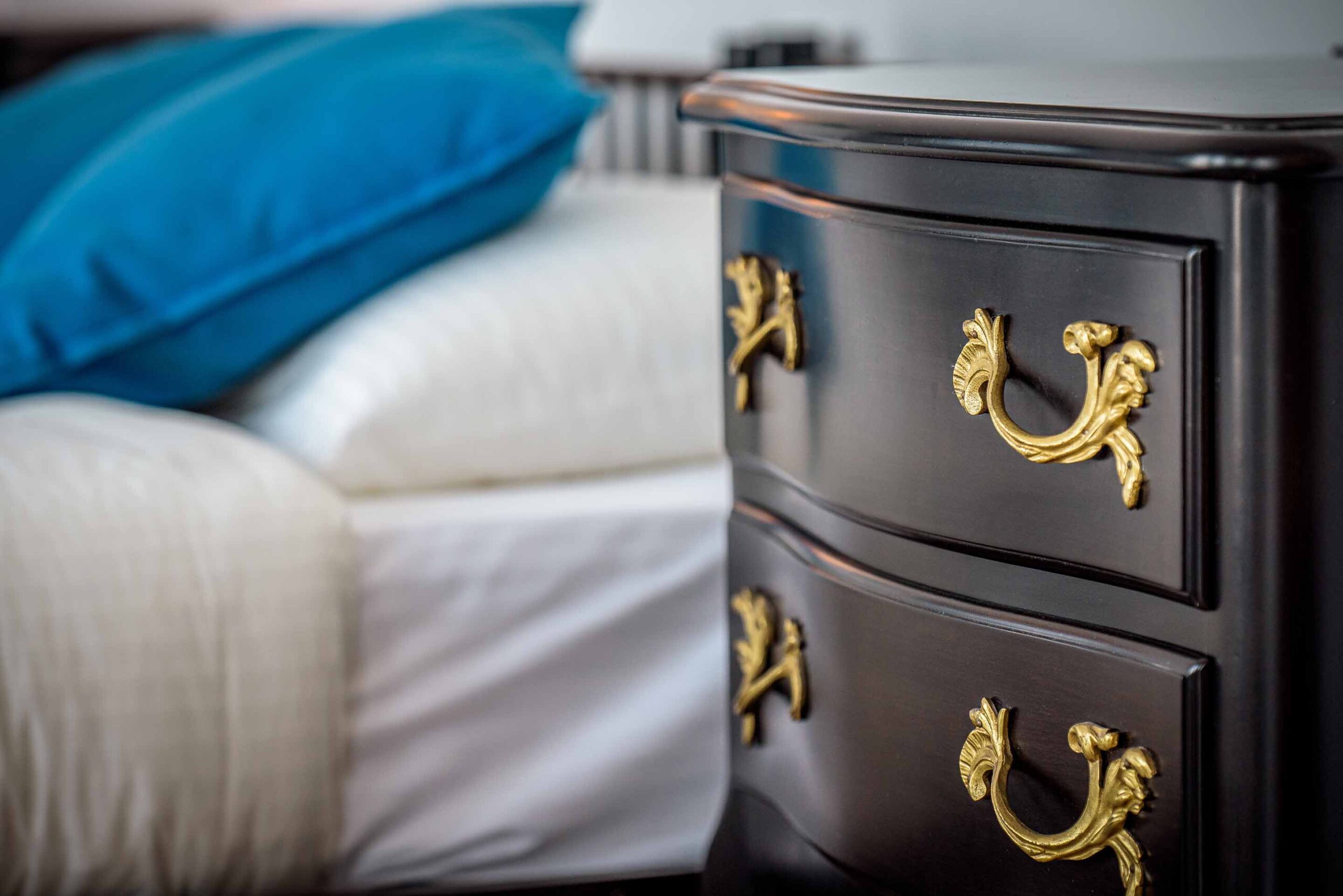 cheap hotels in santorini
