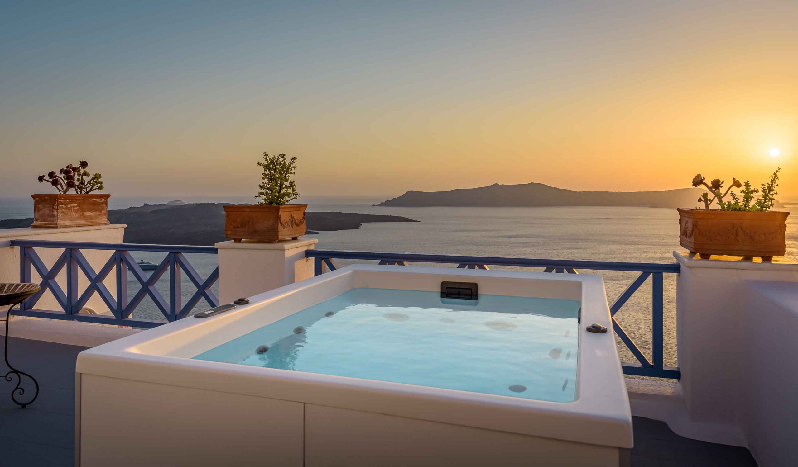Golden-Grey-Goose-Sunset-Dawn-5 fira greece hotels