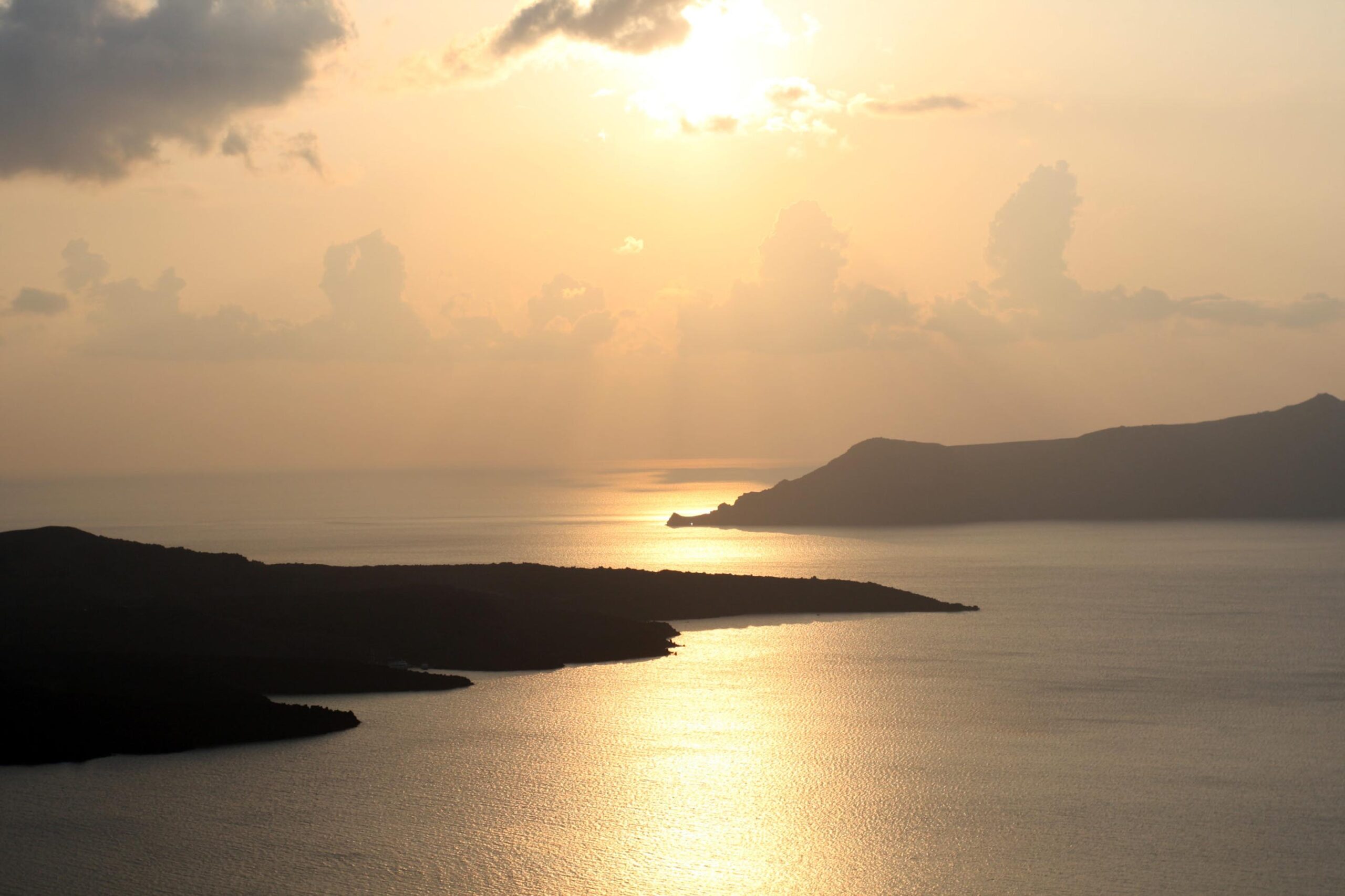 golden grey goose santorini
