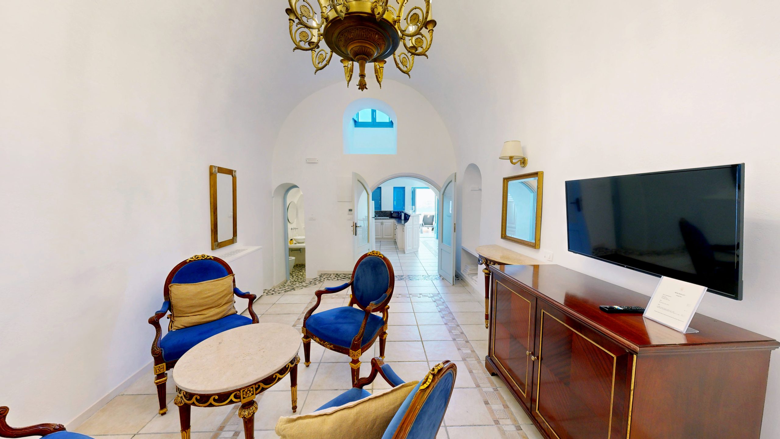 6 Exclusive apart hotel in Santorini