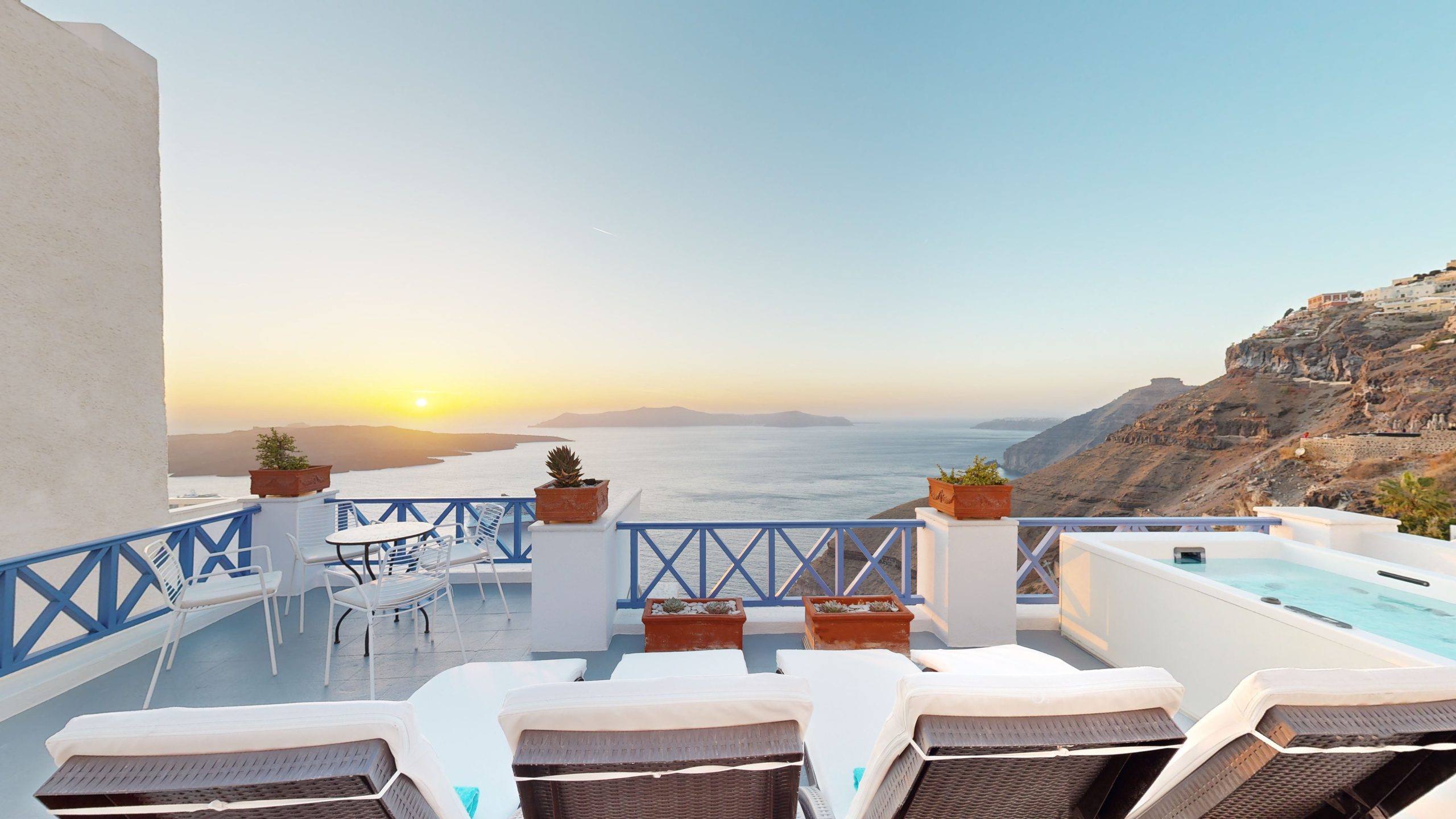 8 Exclusive apart hotel in Santorini