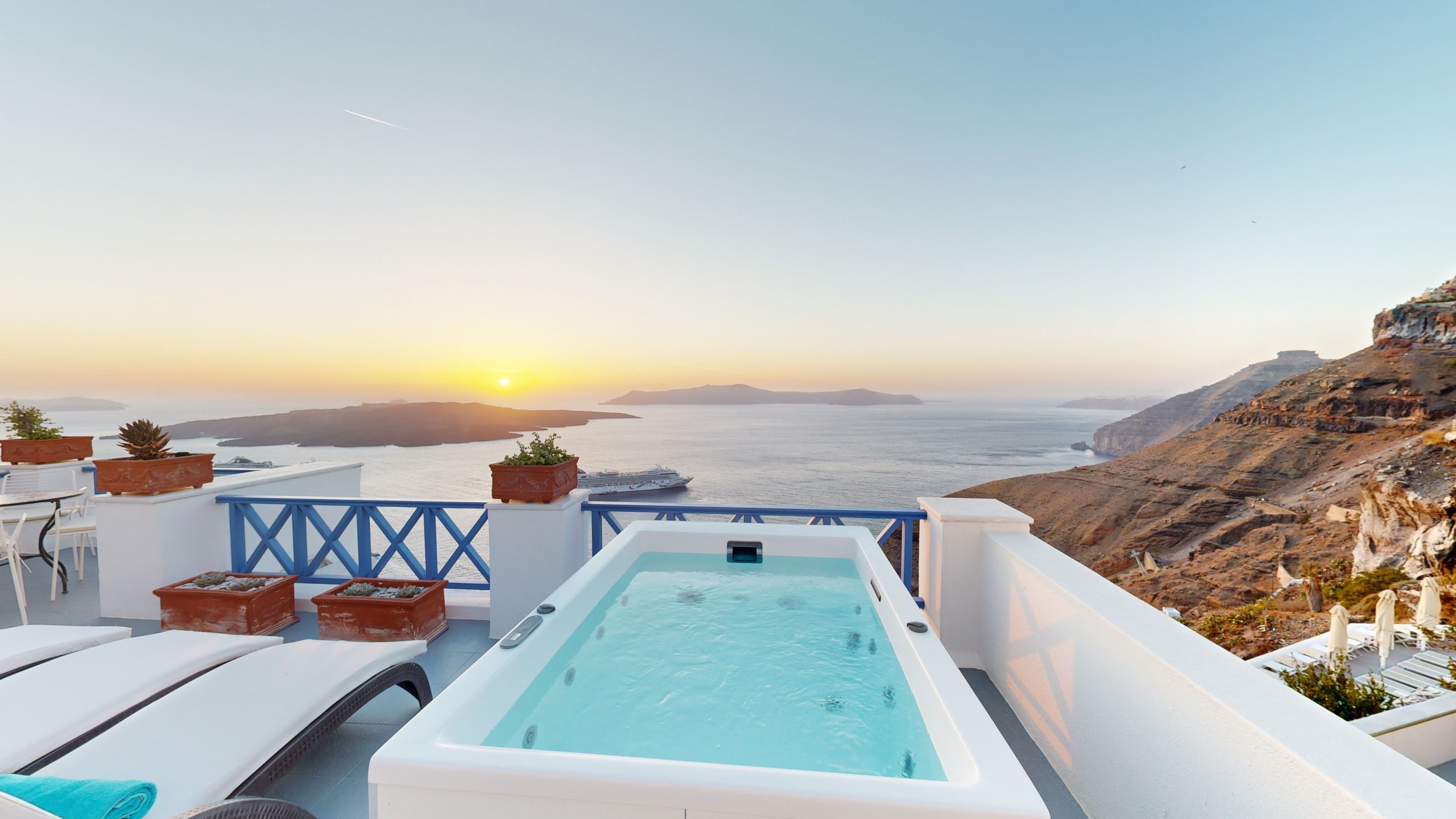 9 Exclusive apart hotel in Santorini